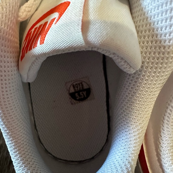 Nike sneakers - Picture 3 of 3